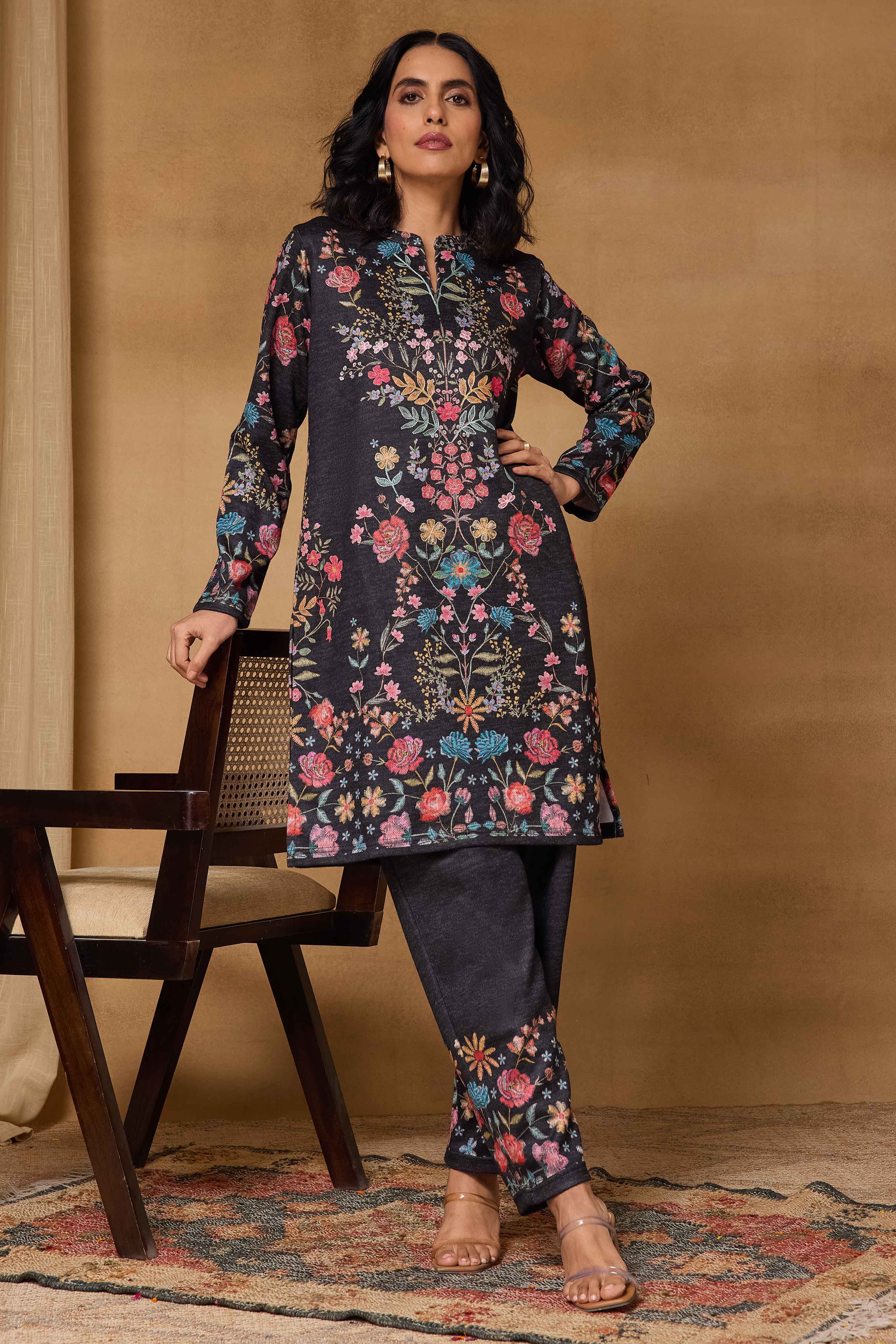 Black Floral Printed Straight Kurta Set image number 0