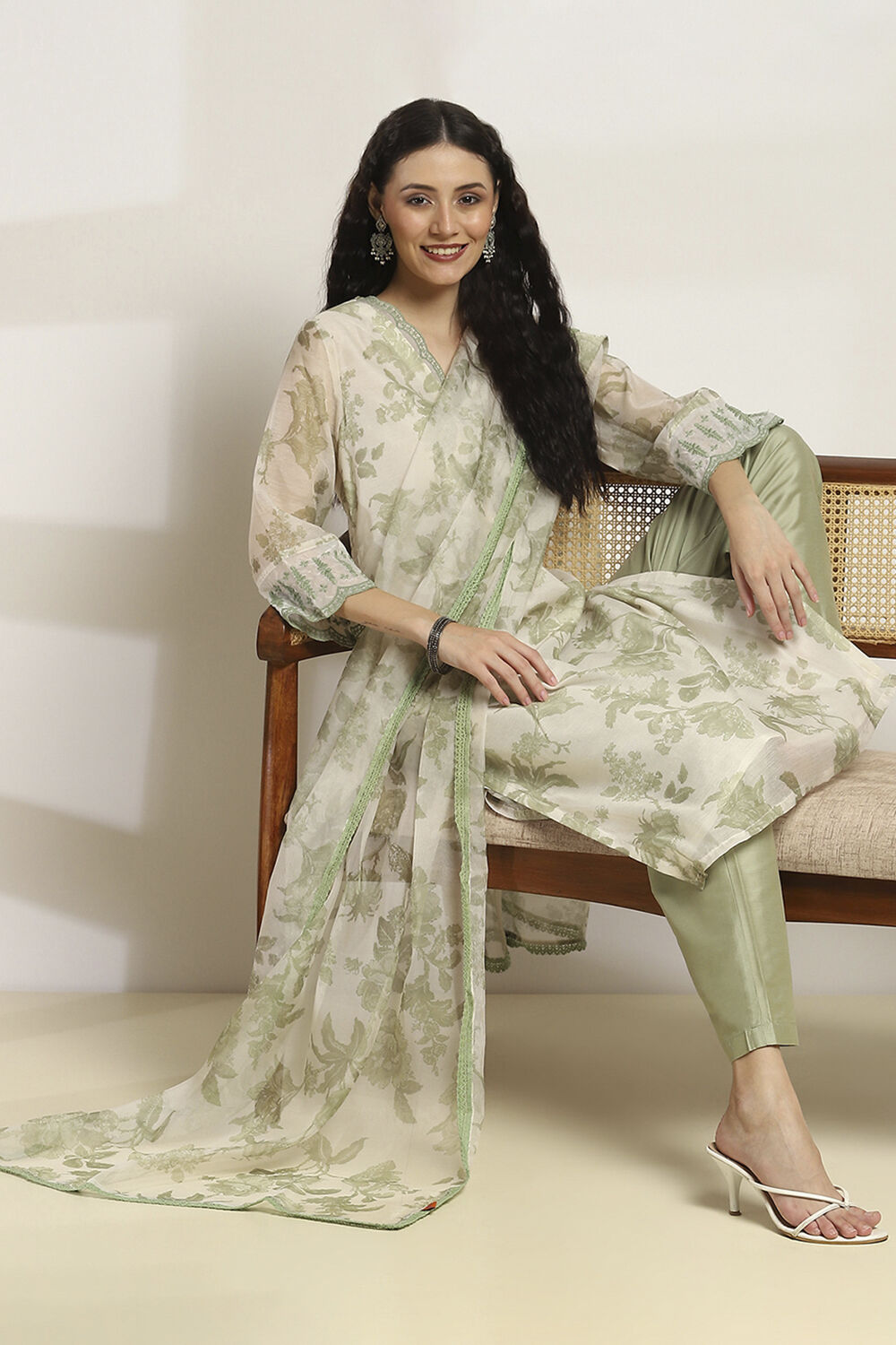 Green Polyester Straight Suit Set With Dupatta image number 0