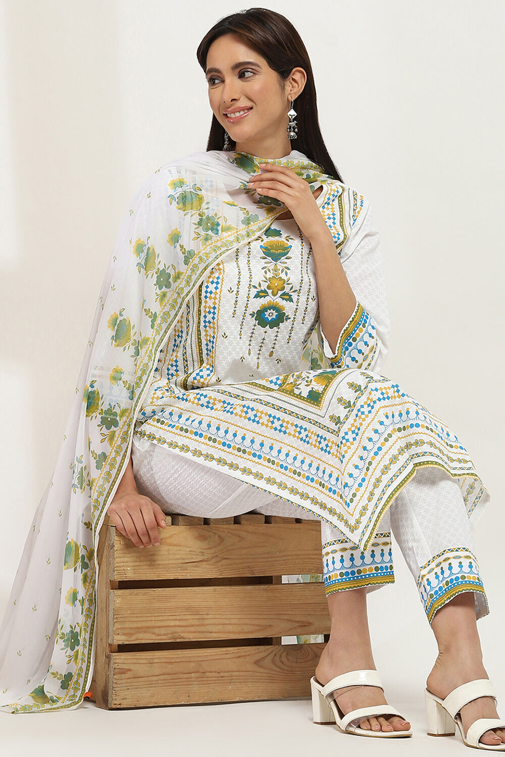 White Cotton Printed Straight Suit Set image number 0