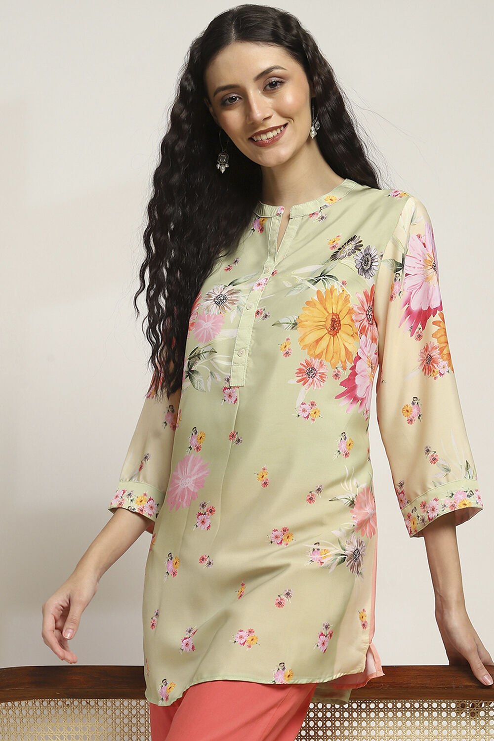 Lime Green Floral Printed Short Kurta image number 6