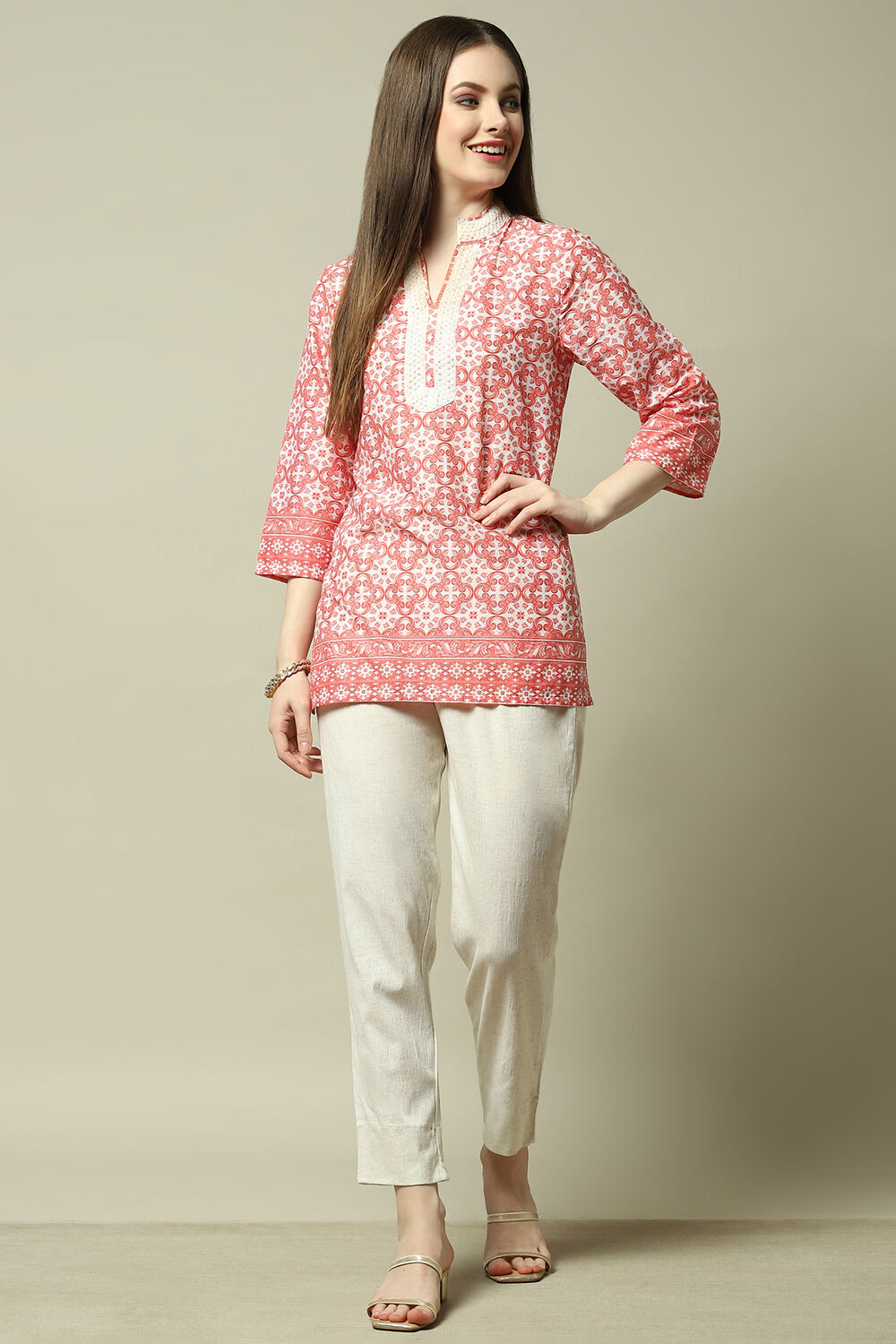 Off-White Solid Slim Fit Pants image number 0