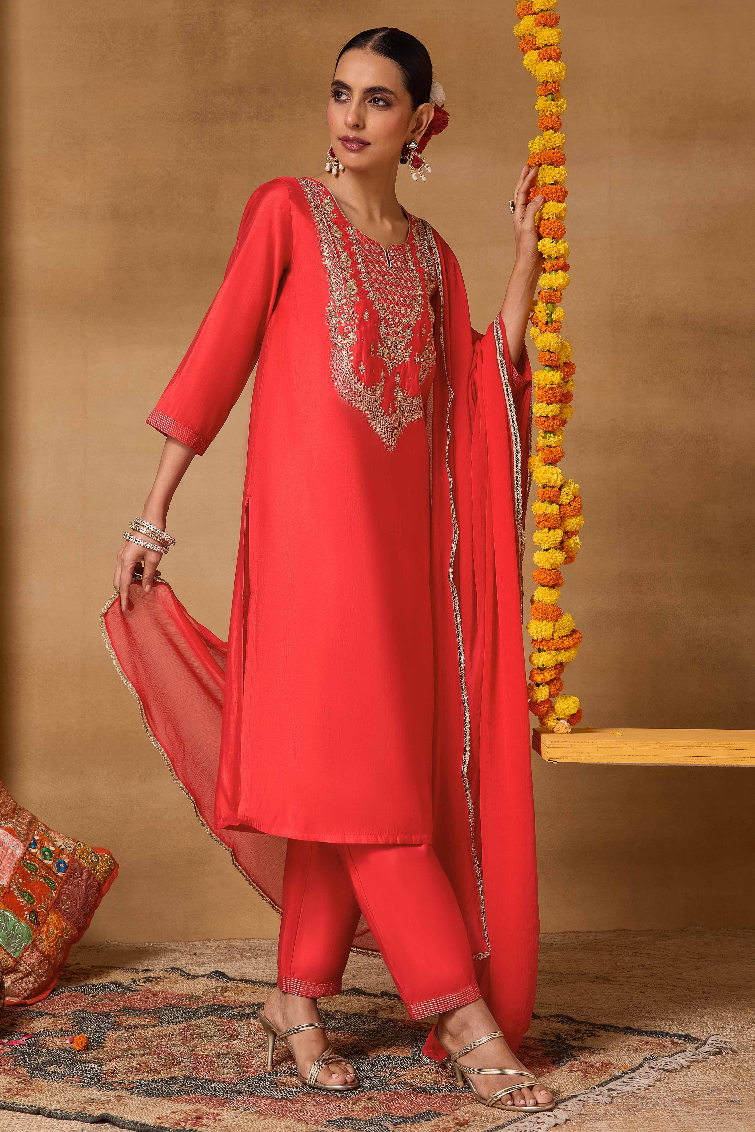 Red Viscose Blend Straight Solid Suit Set image number 6