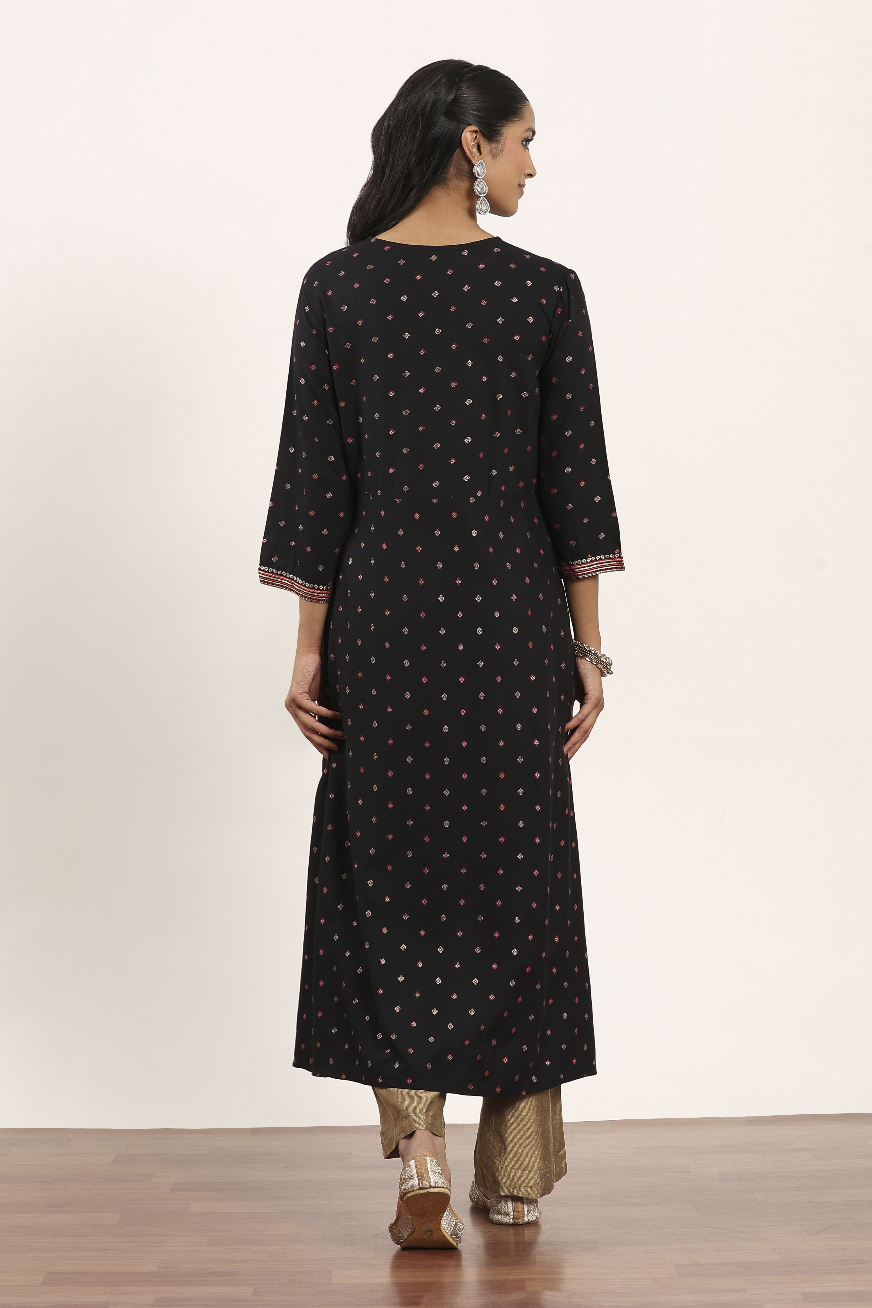 Black Viscose Rayon Straight Kurta Pants Set image number 4