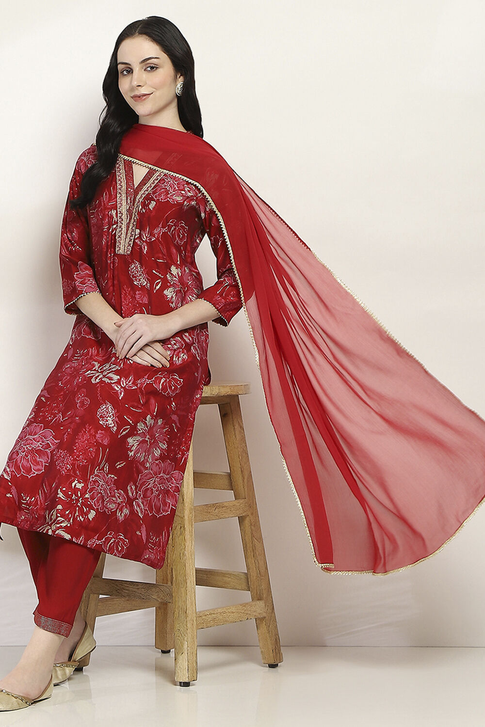 Red Printed Straight Suit Set image number 0