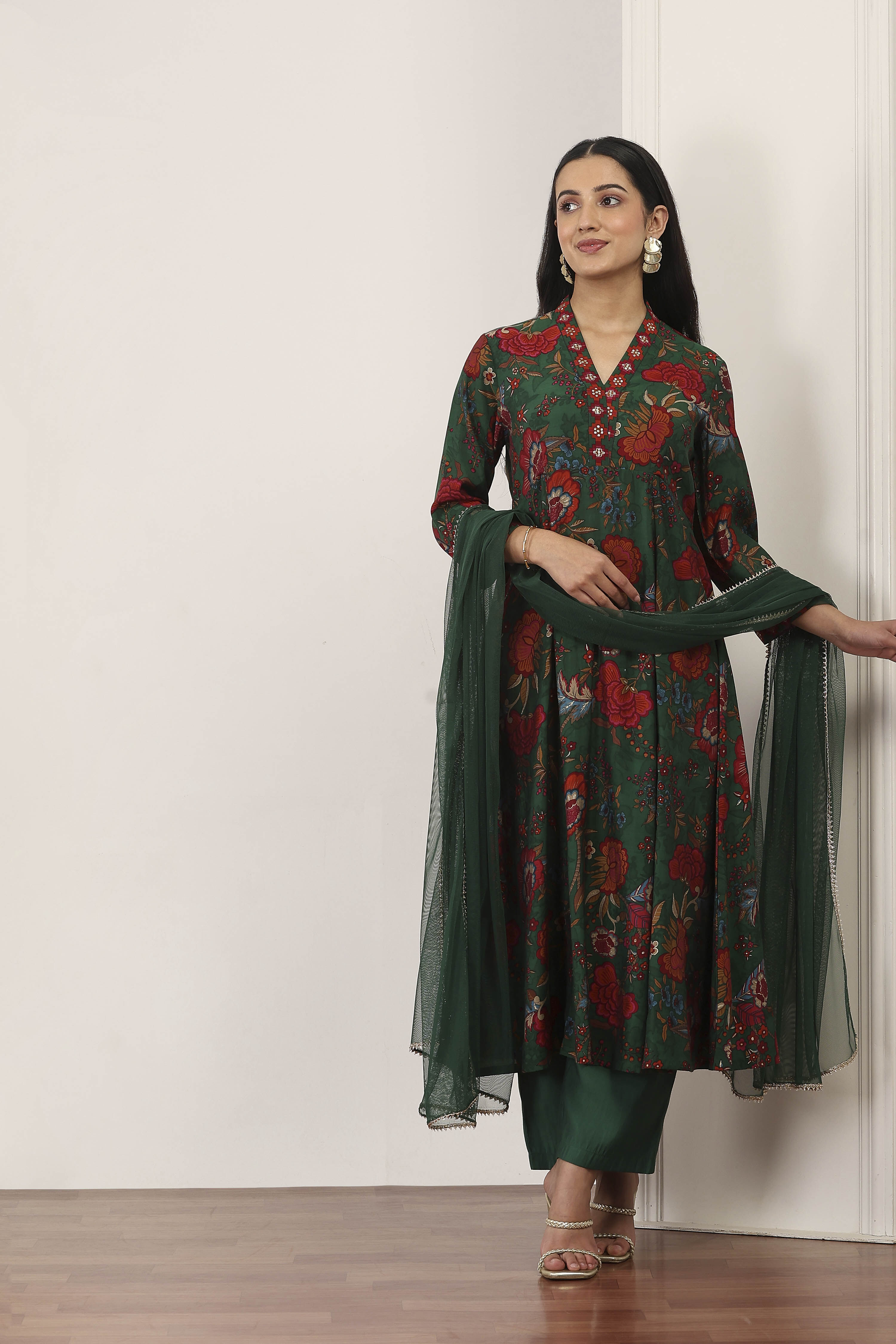 Green Viscose Polyester Kalidar Suit Sets image number 0