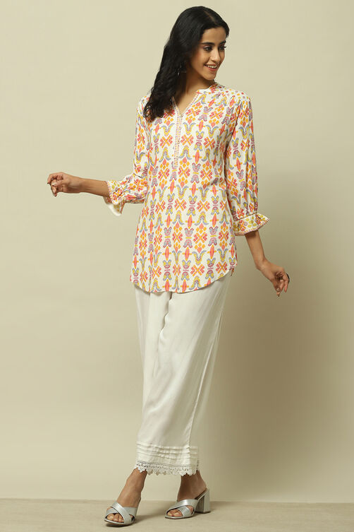 Off White Rayon Straight Kurta image number 0