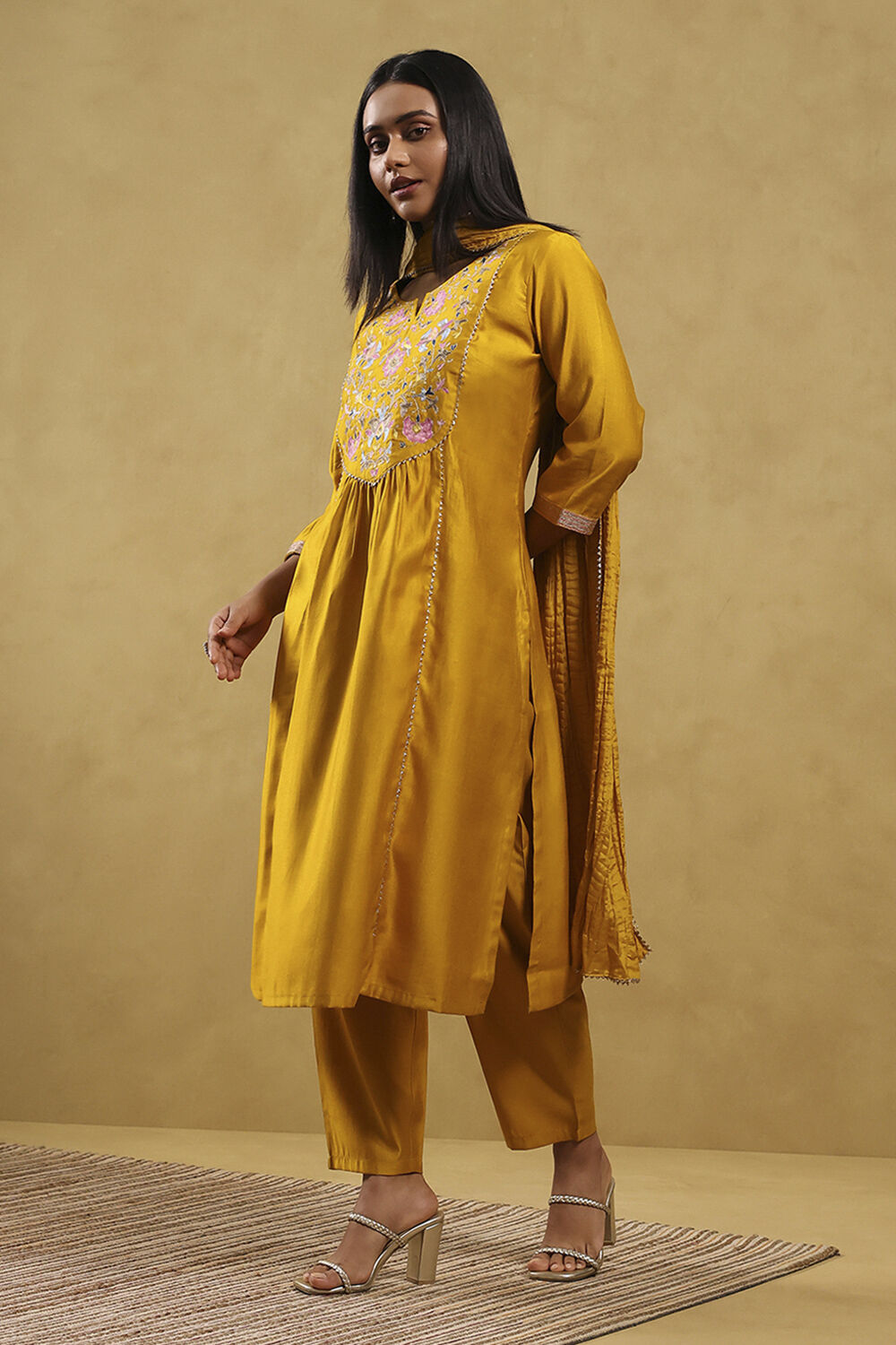 Mustard Polyester Solid Straight Suit Set image number 3