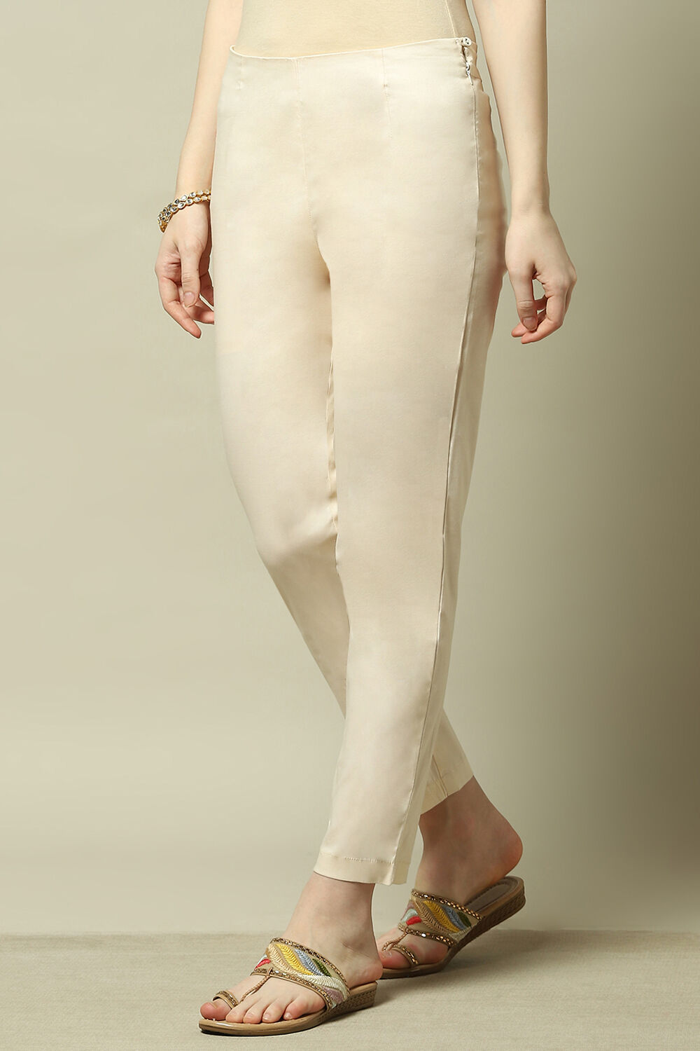 Cream-Coloured Cotton Solid Slim Fit Pants image number 2