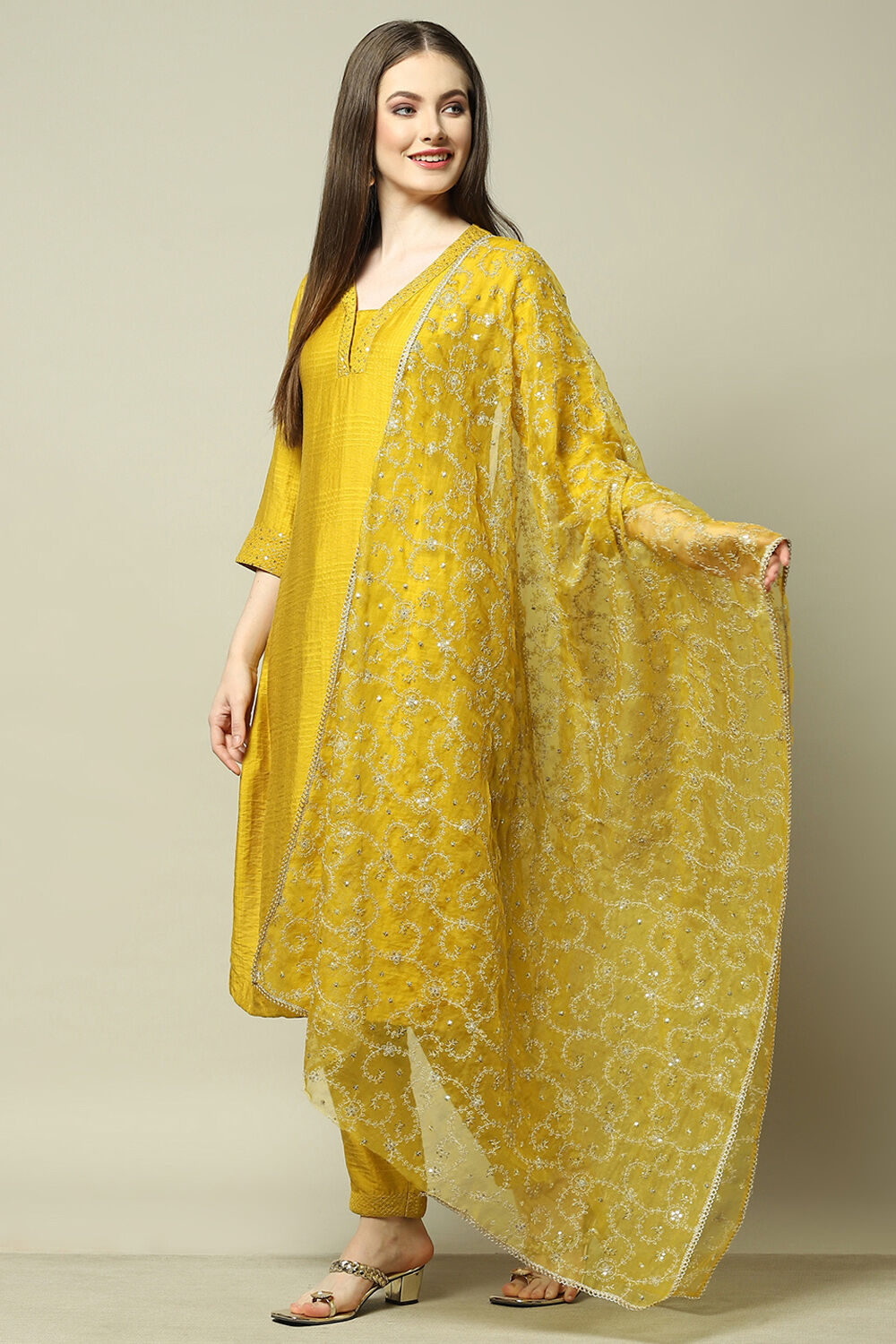 Yellow Organza Yard-dyed Kurta & Pants Suit Set image number 4