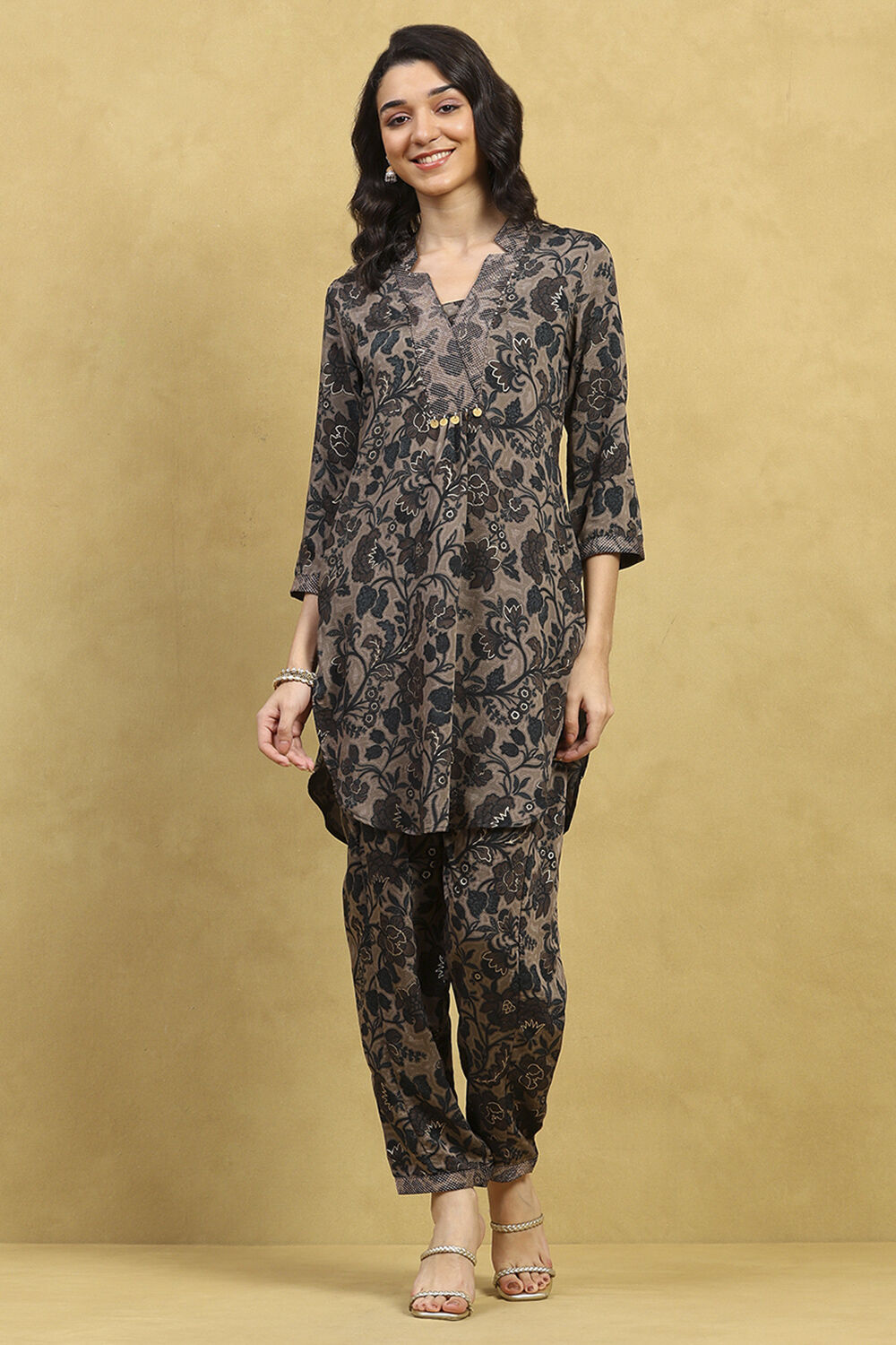 Blue Viscose Blend Printed Gathered Kurta Pants Set image number 6