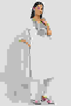 Off-White Cotton Blend Straight Kurta Set image number 4