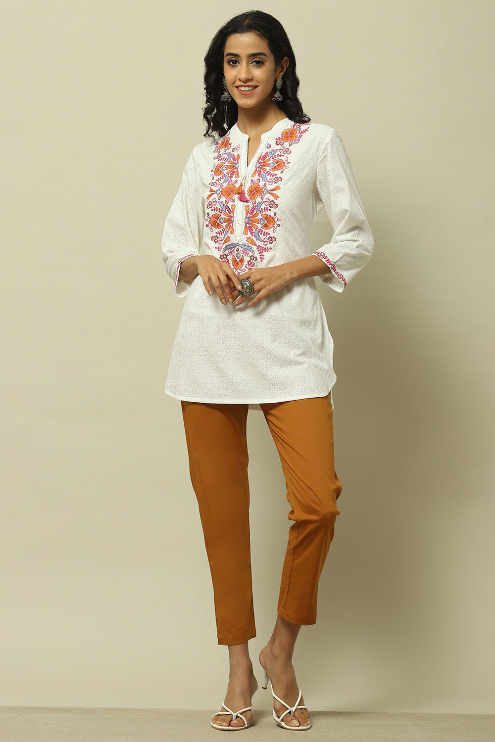 White Printed Floral Detail Straight Indie Top image number 0