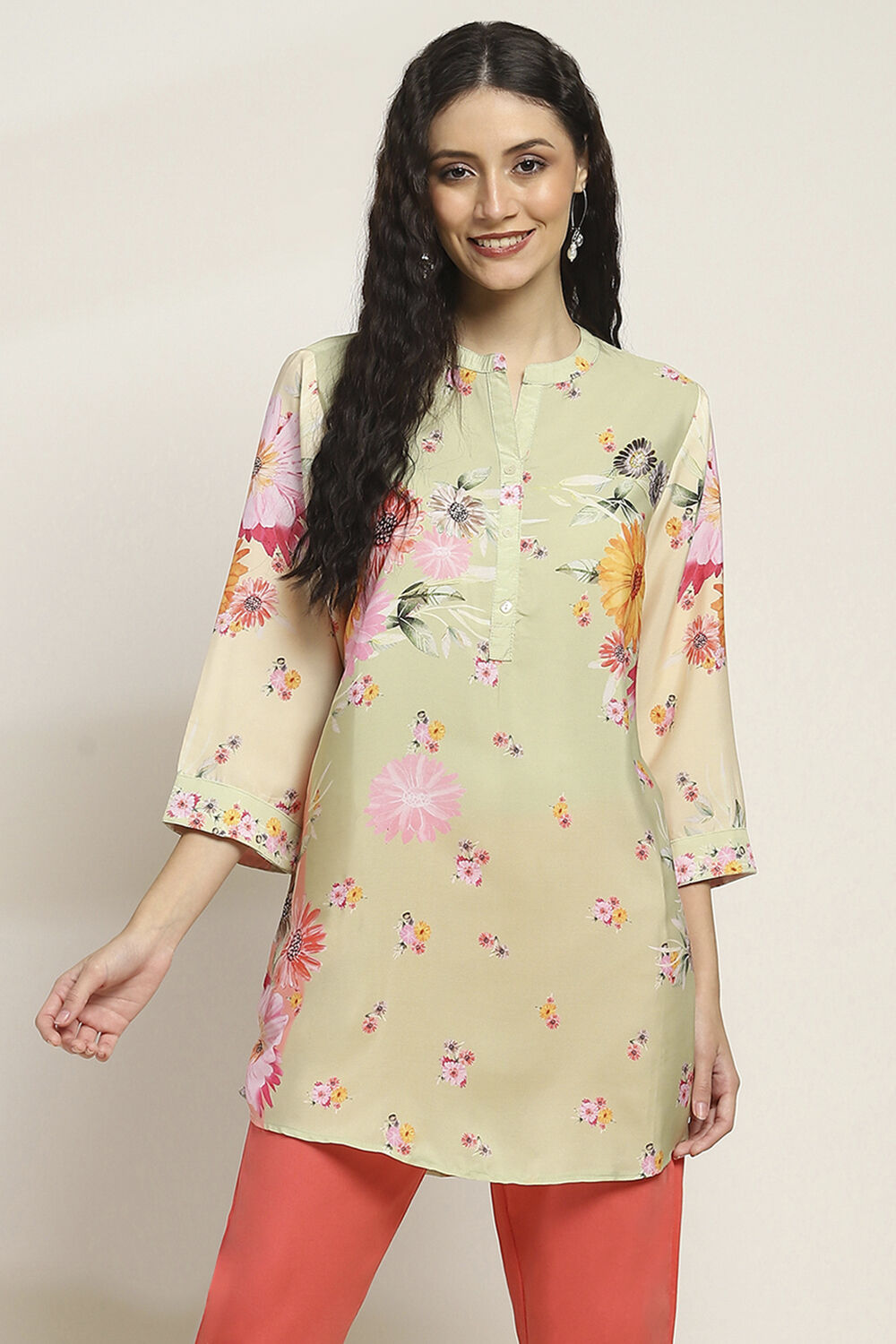 Lime Green Floral Printed Short Kurta image number 5