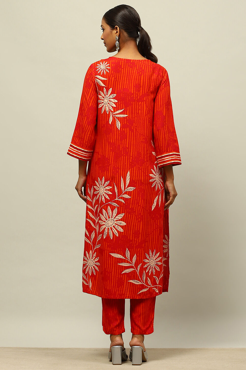 Red Rayon Printed Straight Suit Set image number 4