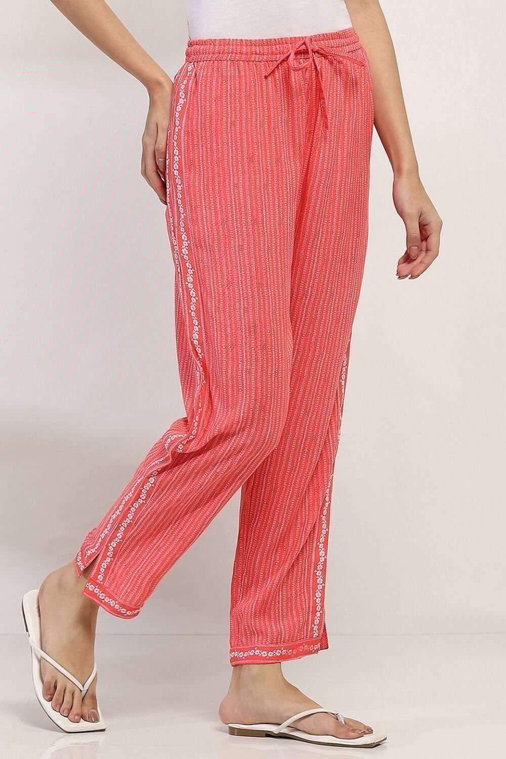 Coral Printed Regular Pants image number 3