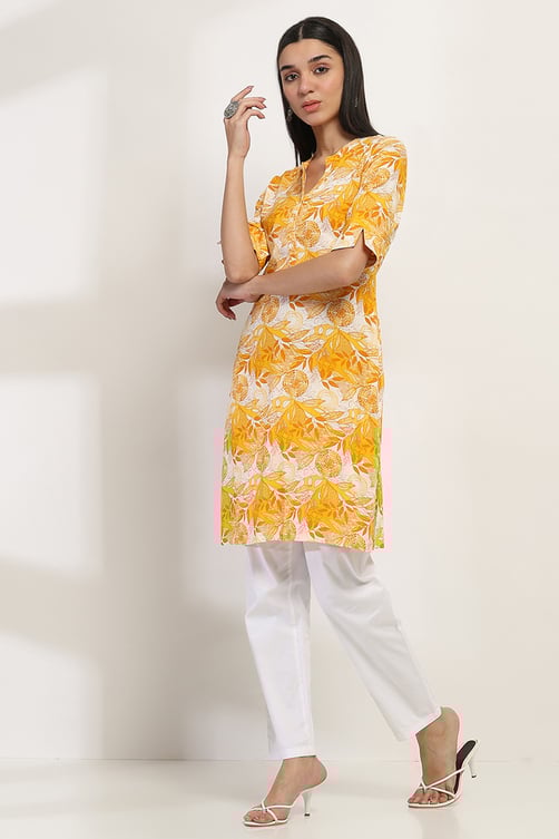 Yellow Printed Straight Kurta image number 2