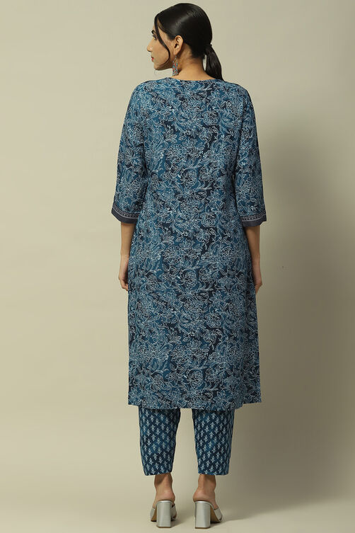 Ecru Rayon Straight Suit Set image number 4