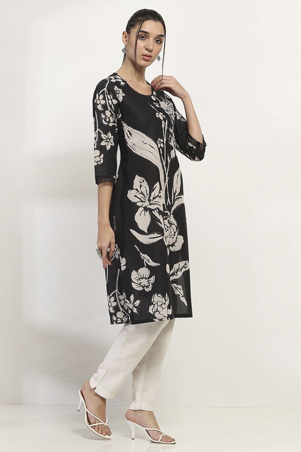 Black Cotton Printed Straight Kurta image number 4
