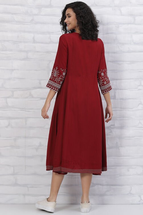 Red LIVA Schiffli Anarkali Kurta Dress image number 4