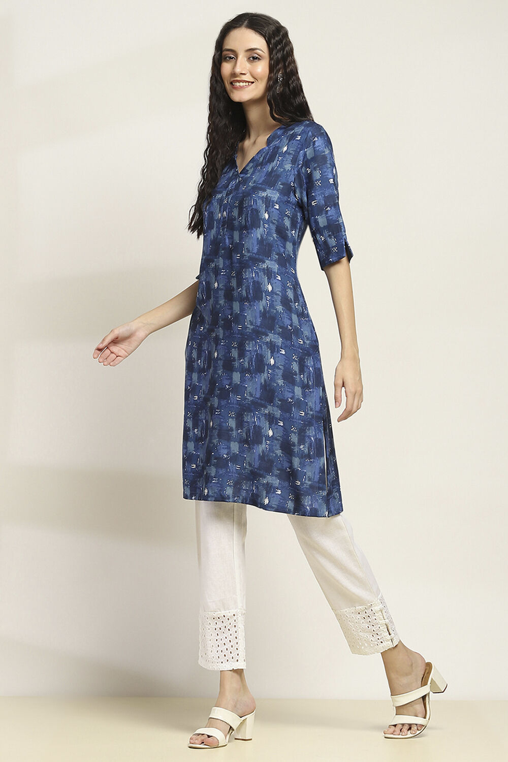 Indigo Printed Straight Kurta image number 2