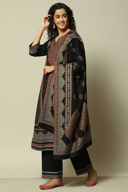 Black Poly Viscose Straight Yarndyed Kurta Palazzo Suit Set image number 4