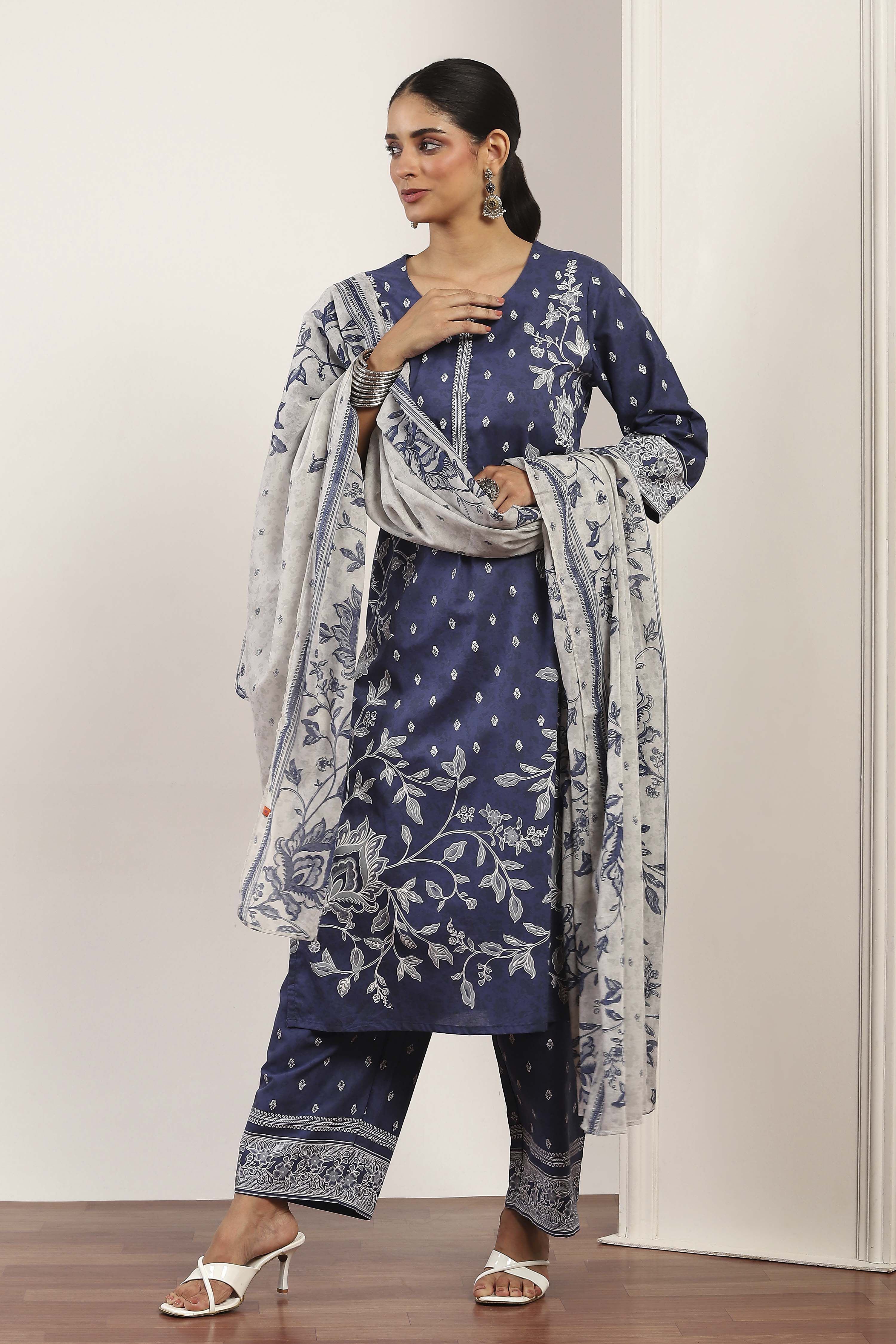Blue Cotton Straight Suit Sets image number 0