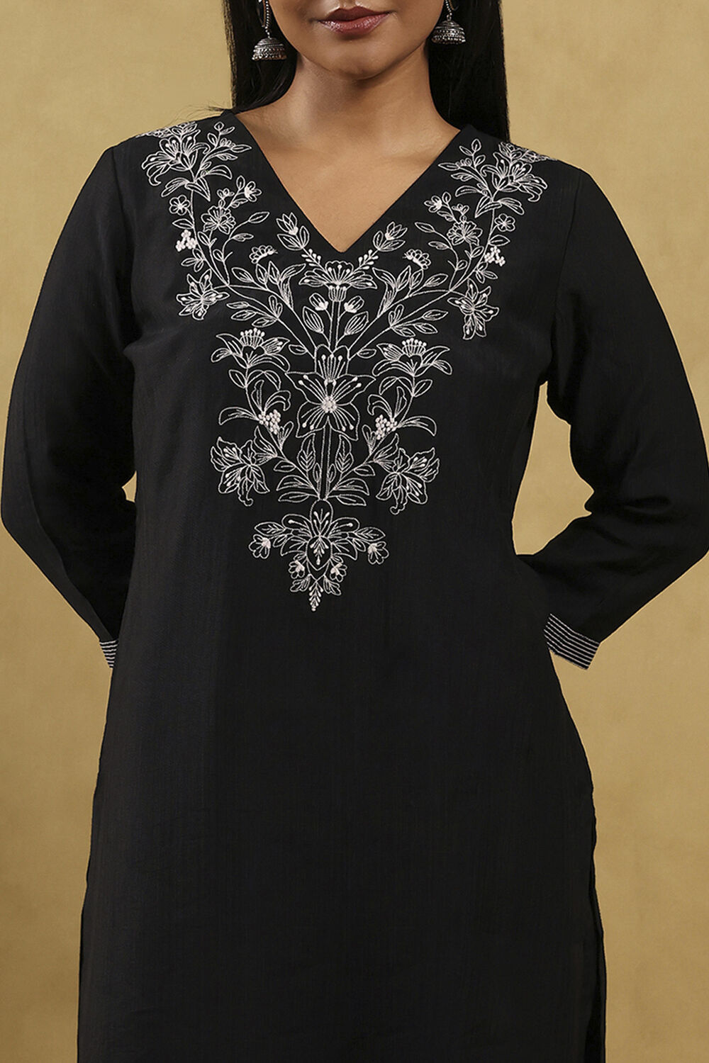 Black Viscose Blend Solid Straight Suit Set image number 1