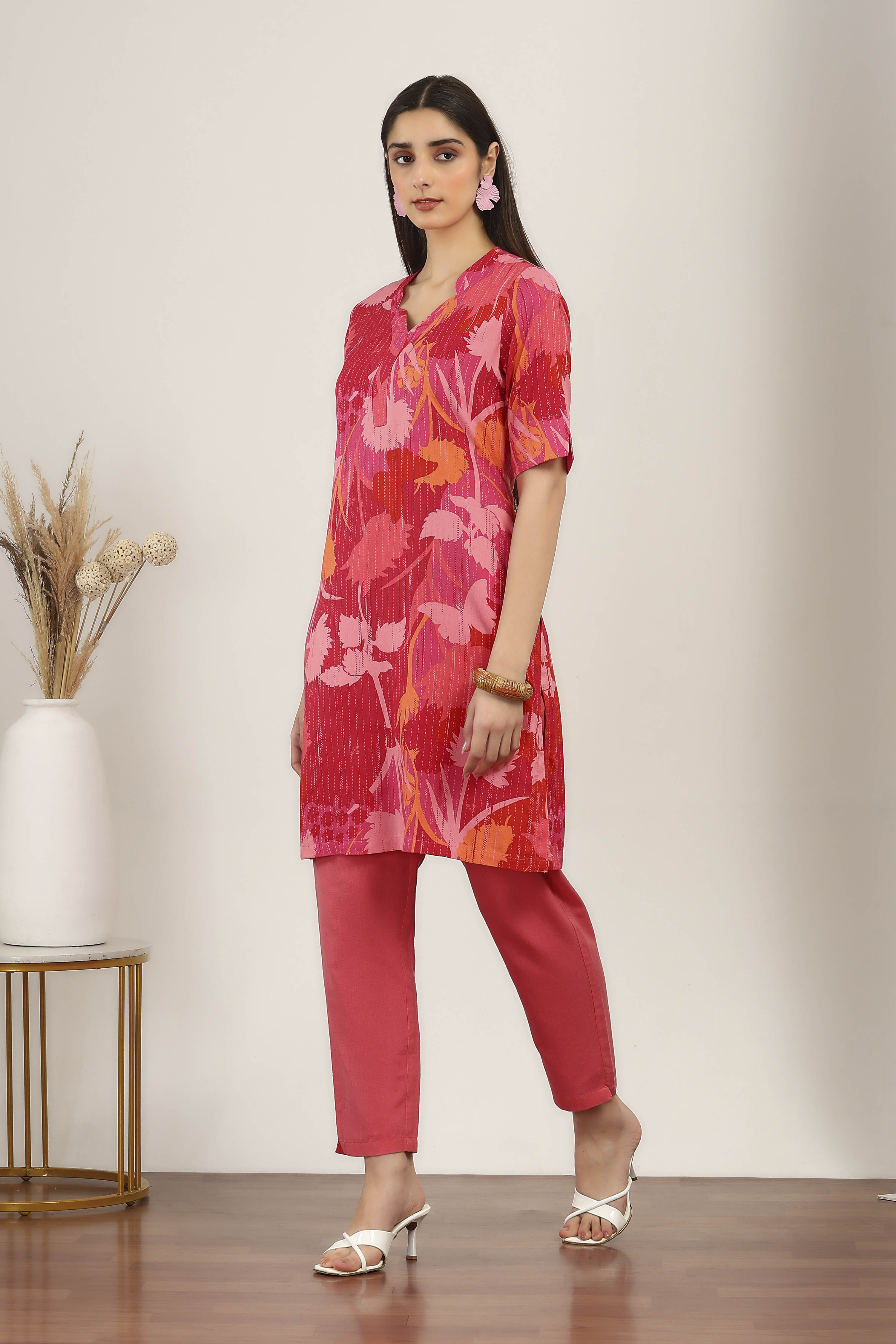 Green Rayon Straight Kurtas image number 2