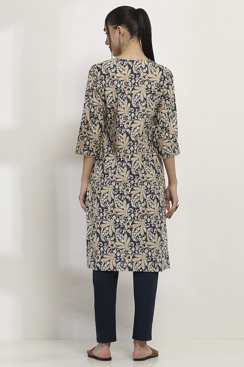 Blue and Beige Cotton Straight Kurta image number 3