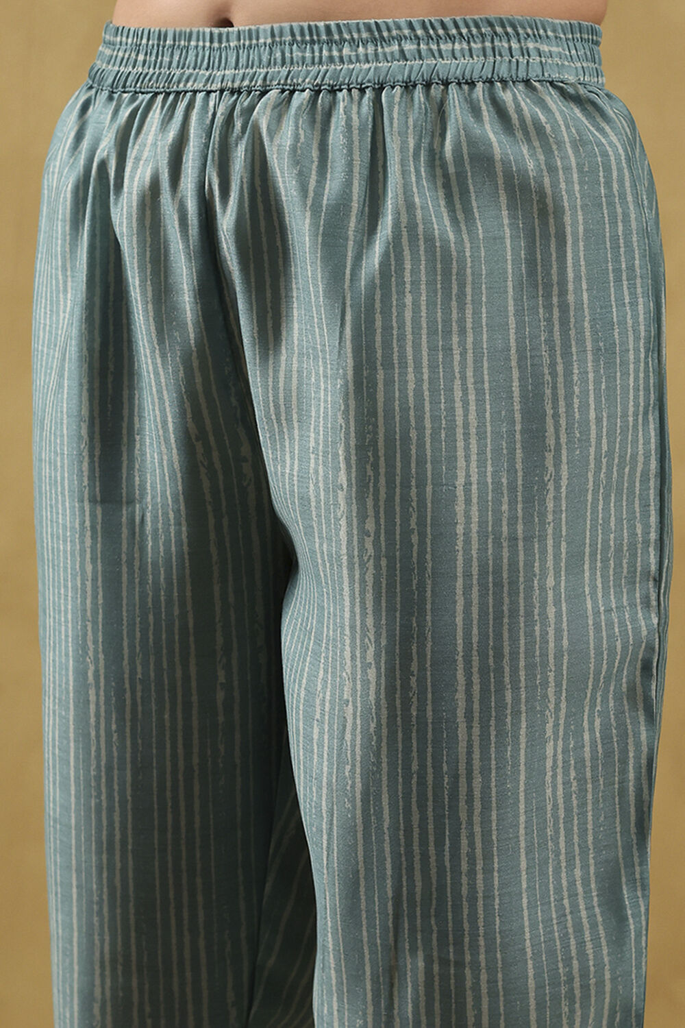 Blue Polyester Printed Straight Suit Set image number 2