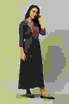 Black LIVA Straight Printed Dress image number 4