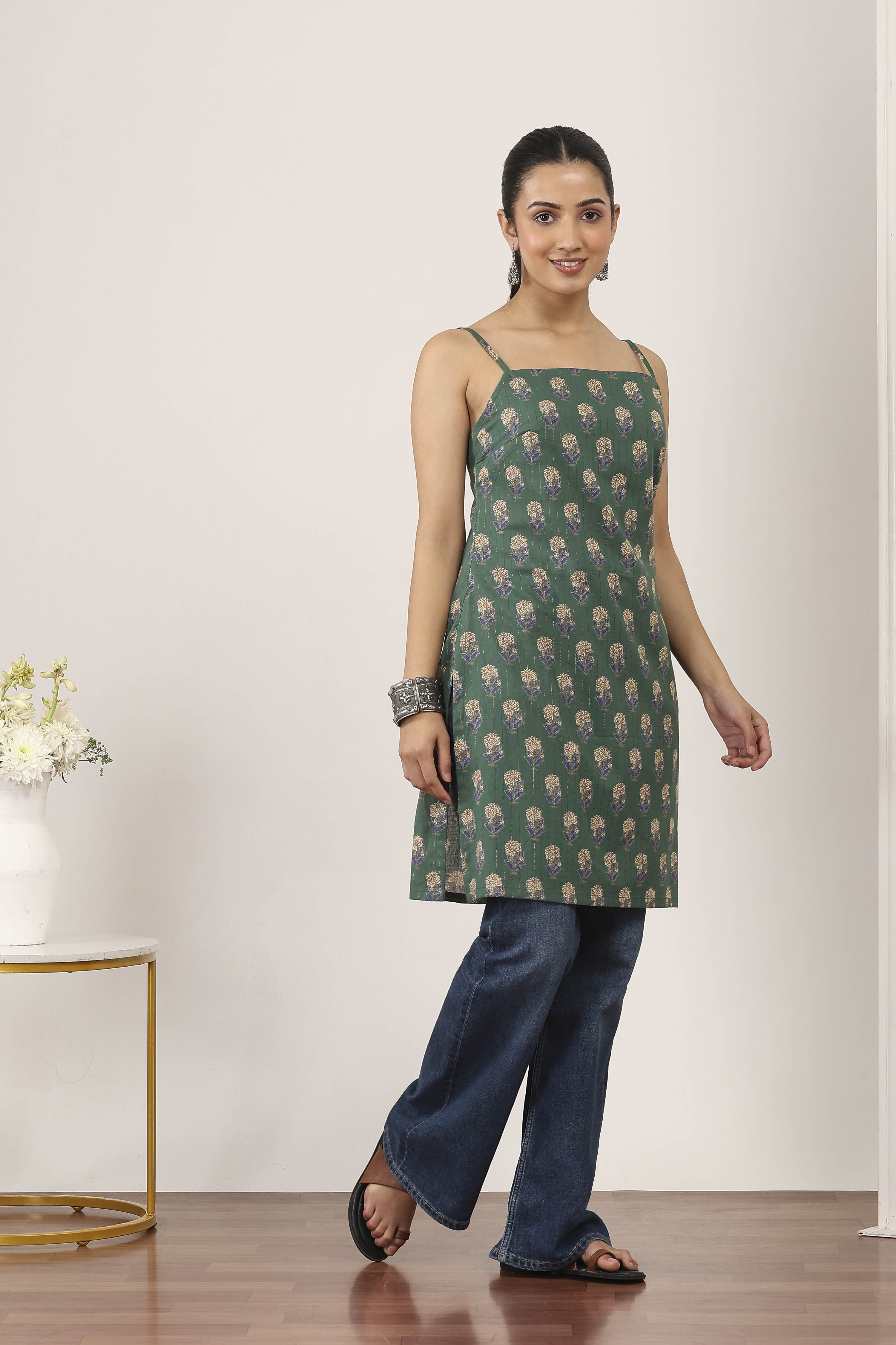 Green Cotton Straight Kurtas image number 4