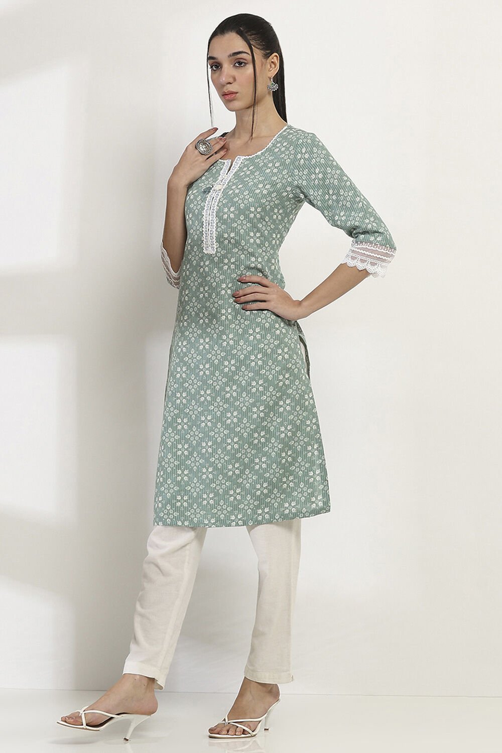 Sage Green Cotton Printed Straight Kurta image number 2
