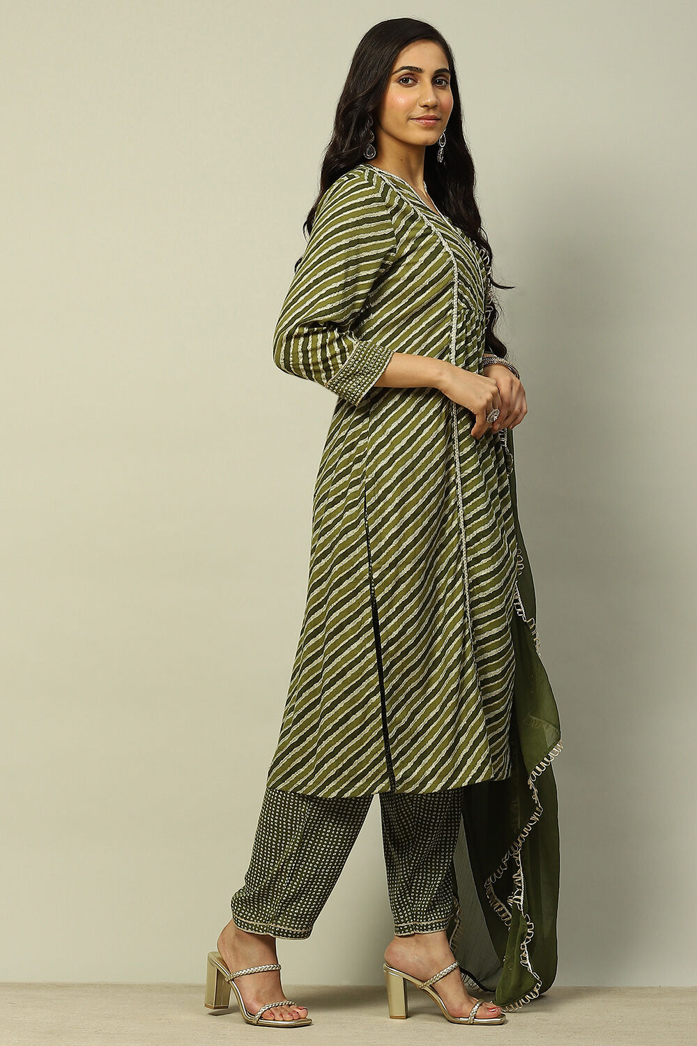 Olive Green Viscose Printed Pleated Straight Suit Set image number 5