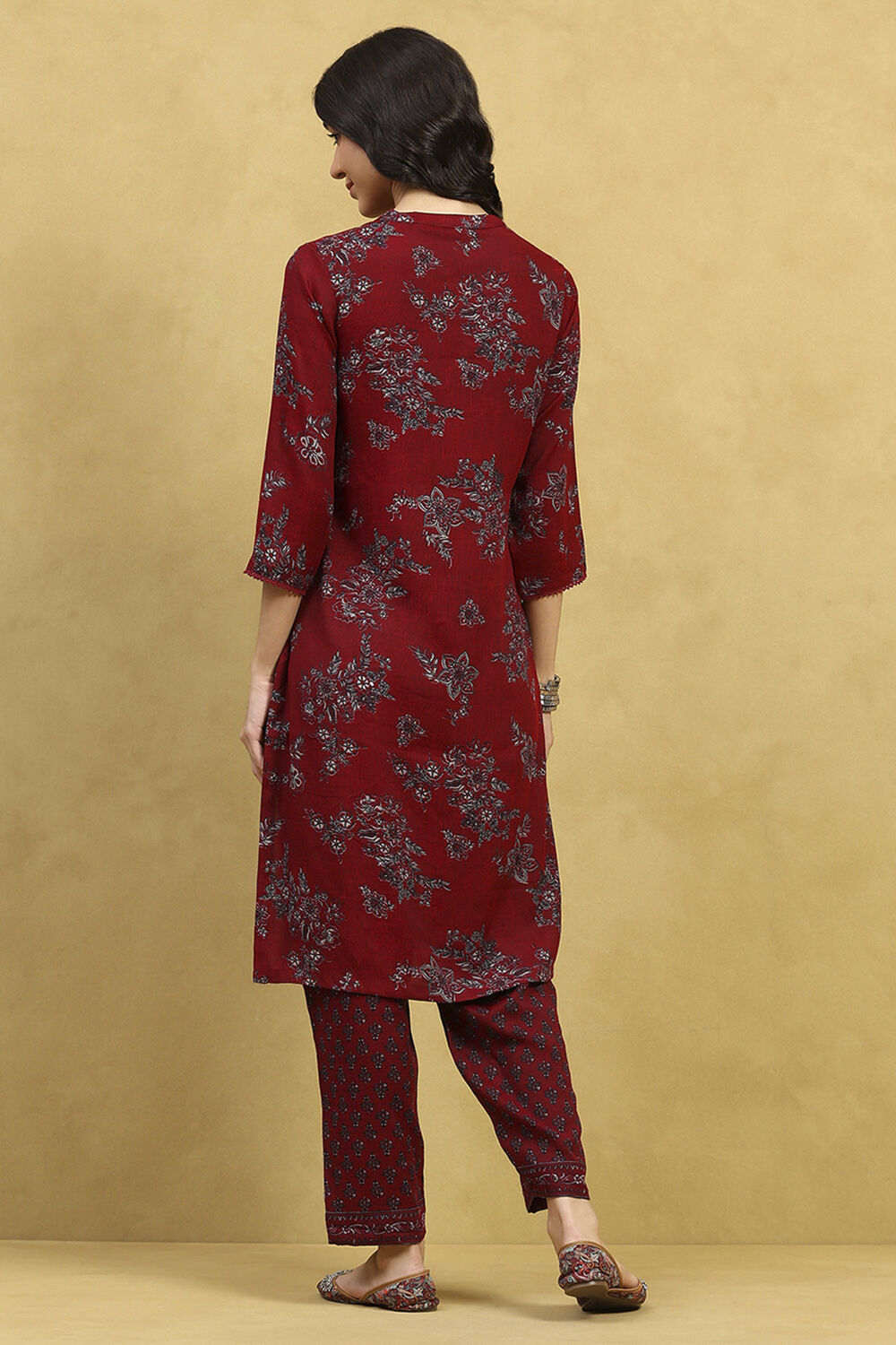 Green-Maroon Viscose Blend Printed Straight Kurta Pants Set image number 4