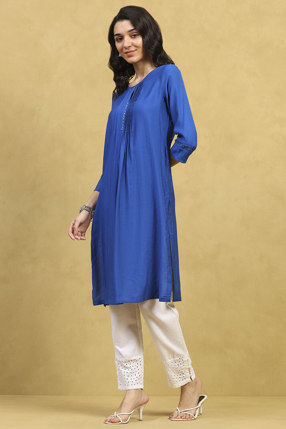 Blue Solid Straight Kurta image number 2