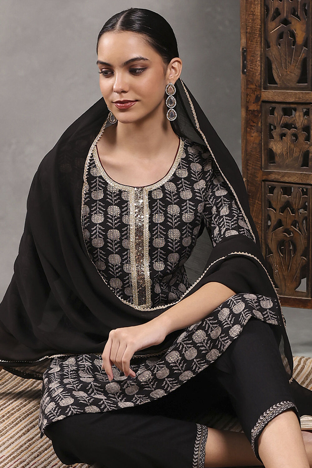 Black Viscose Blend Printed Straight Suit Set image number 0