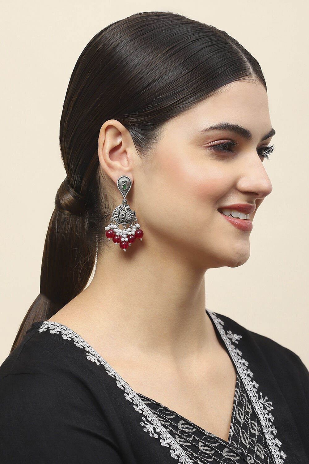 Red Oxidised Alloy Earrings image number 3