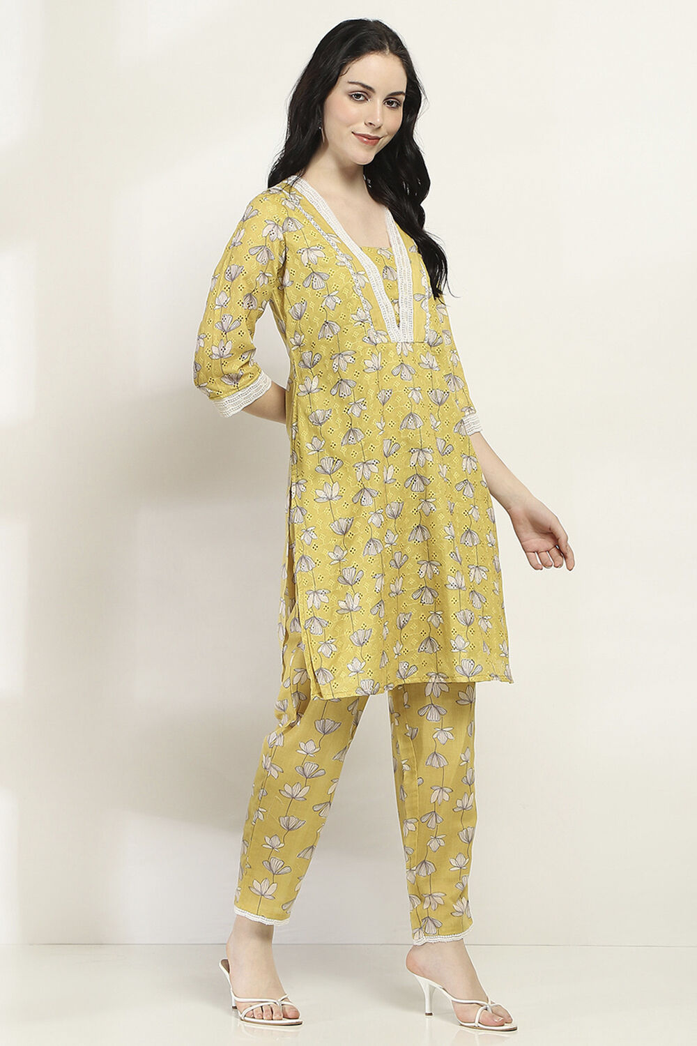 Yellow Cotton Blend Schiffli Co-ord Set image number 5