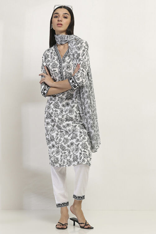 White Viscose Blend Straight Set image number 6