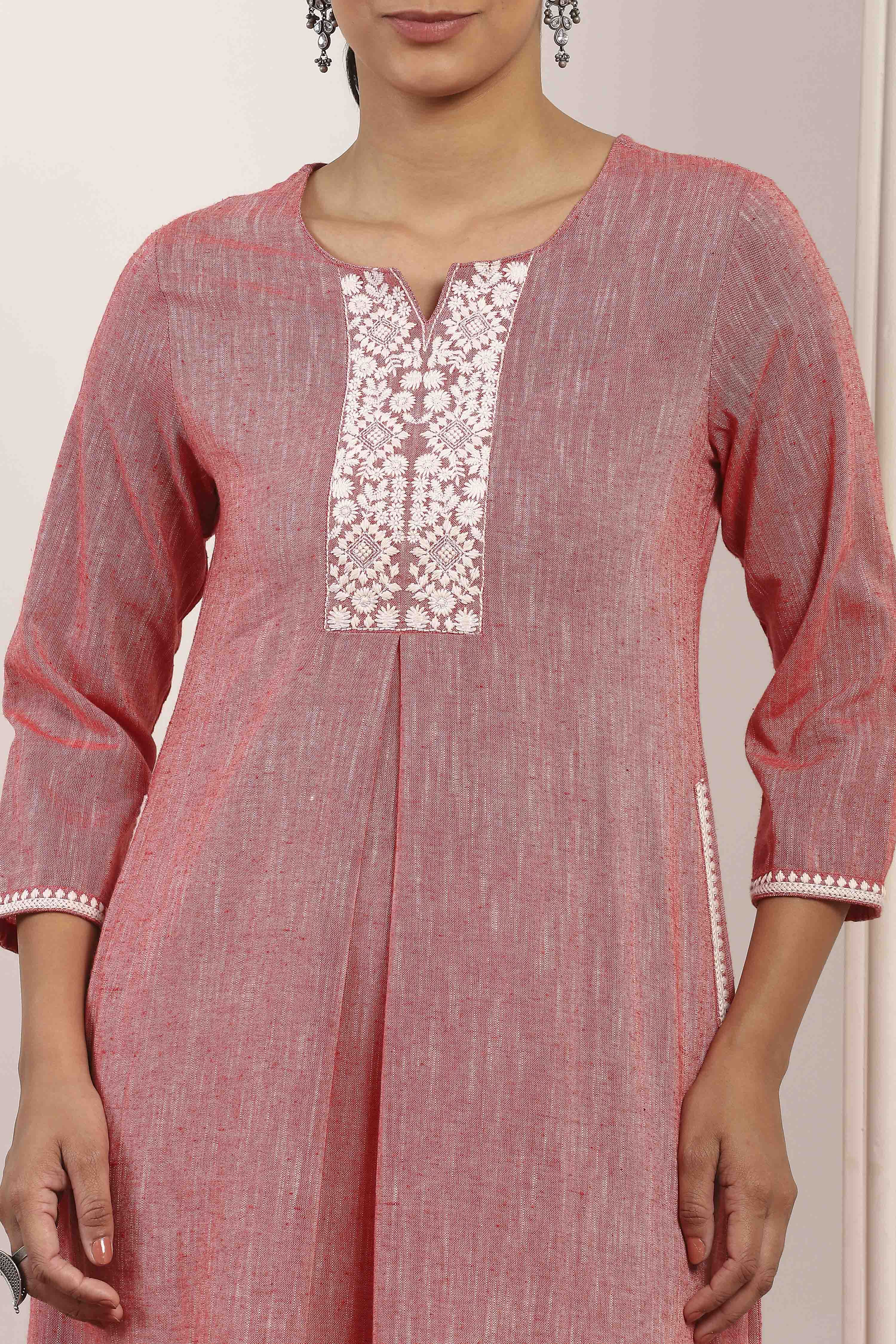 Red Cotton Blend Straight Kurta Pants Set image number 1