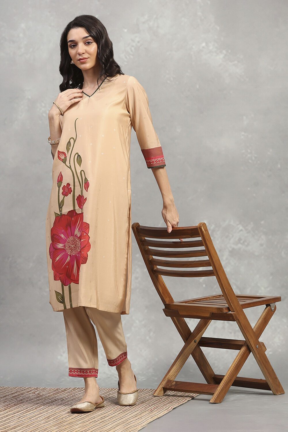 Gold Viscose Blend Solid Straight Pants image number 0