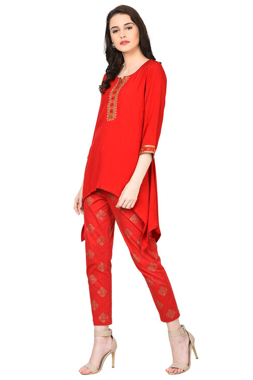 Red A-Line Rayon Kurta image number 2