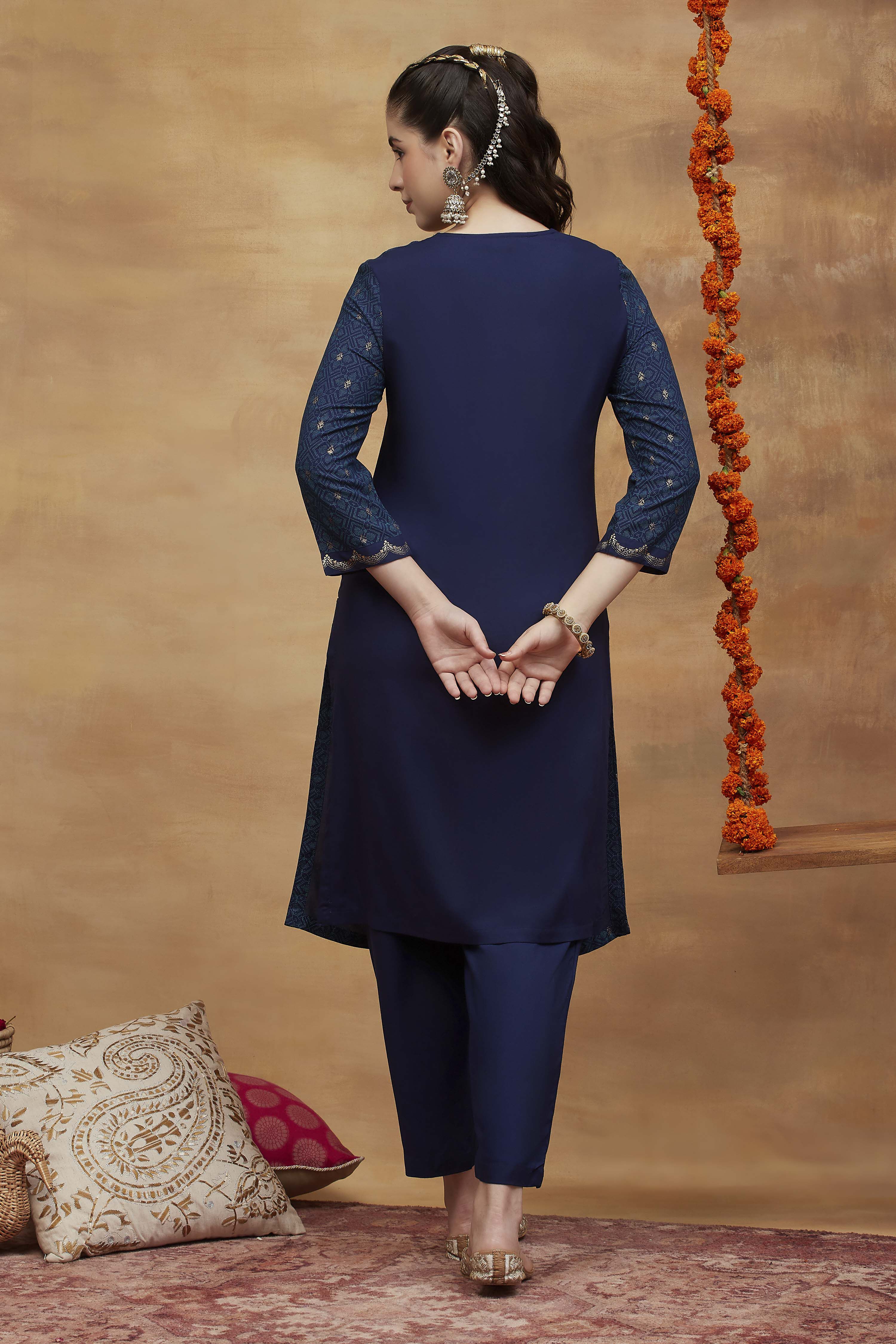 Blue Viscose Rayon Straight Printed Suit Set image number 5