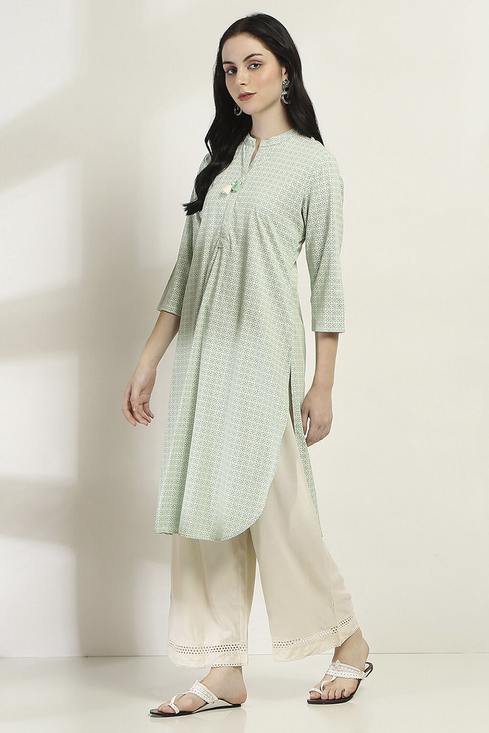 Green Printed Straight Kurta image number 2