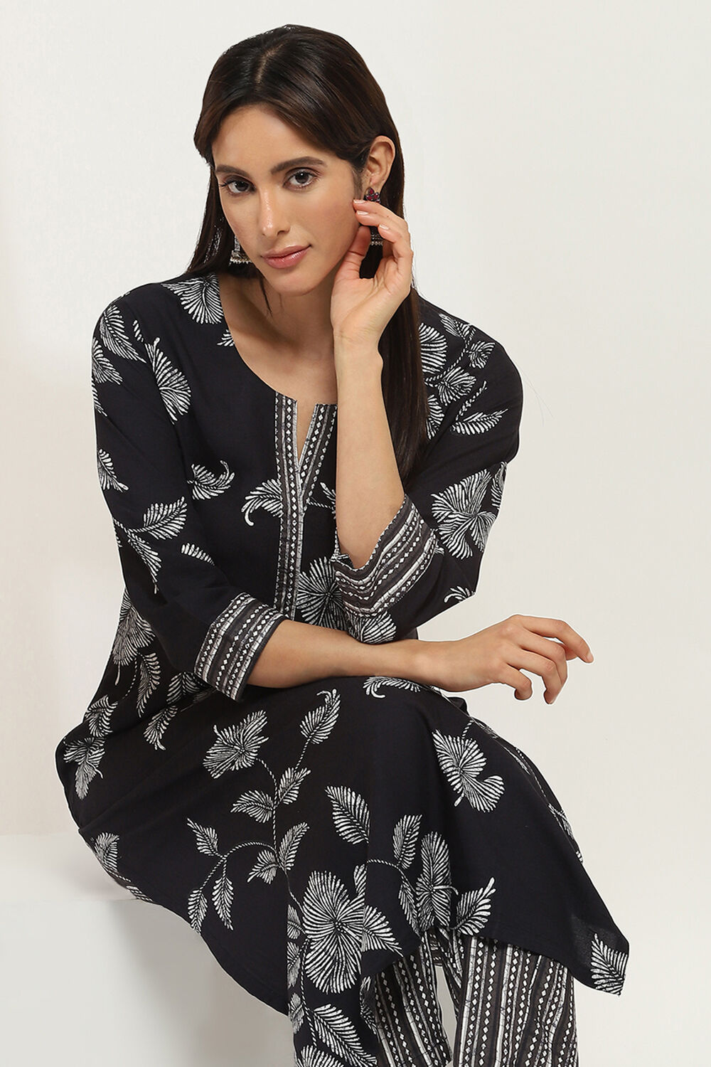 Black Printed Straight Kurta Set image number 0