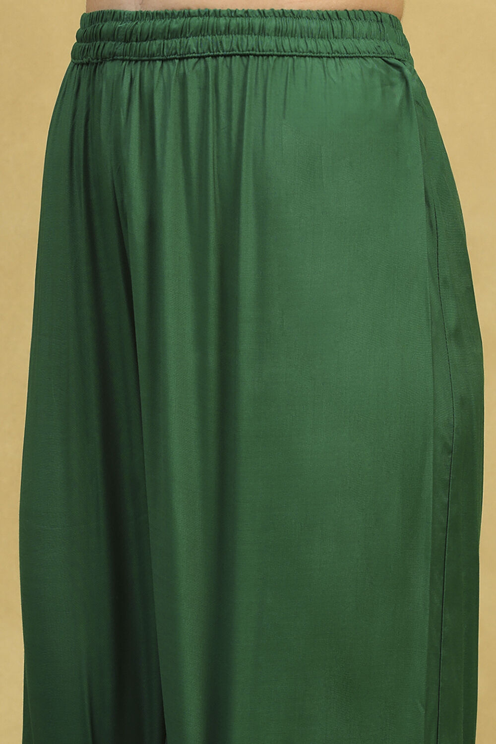 Green Viscose Rayon Printed A-Line Kurta Pants Set image number 2