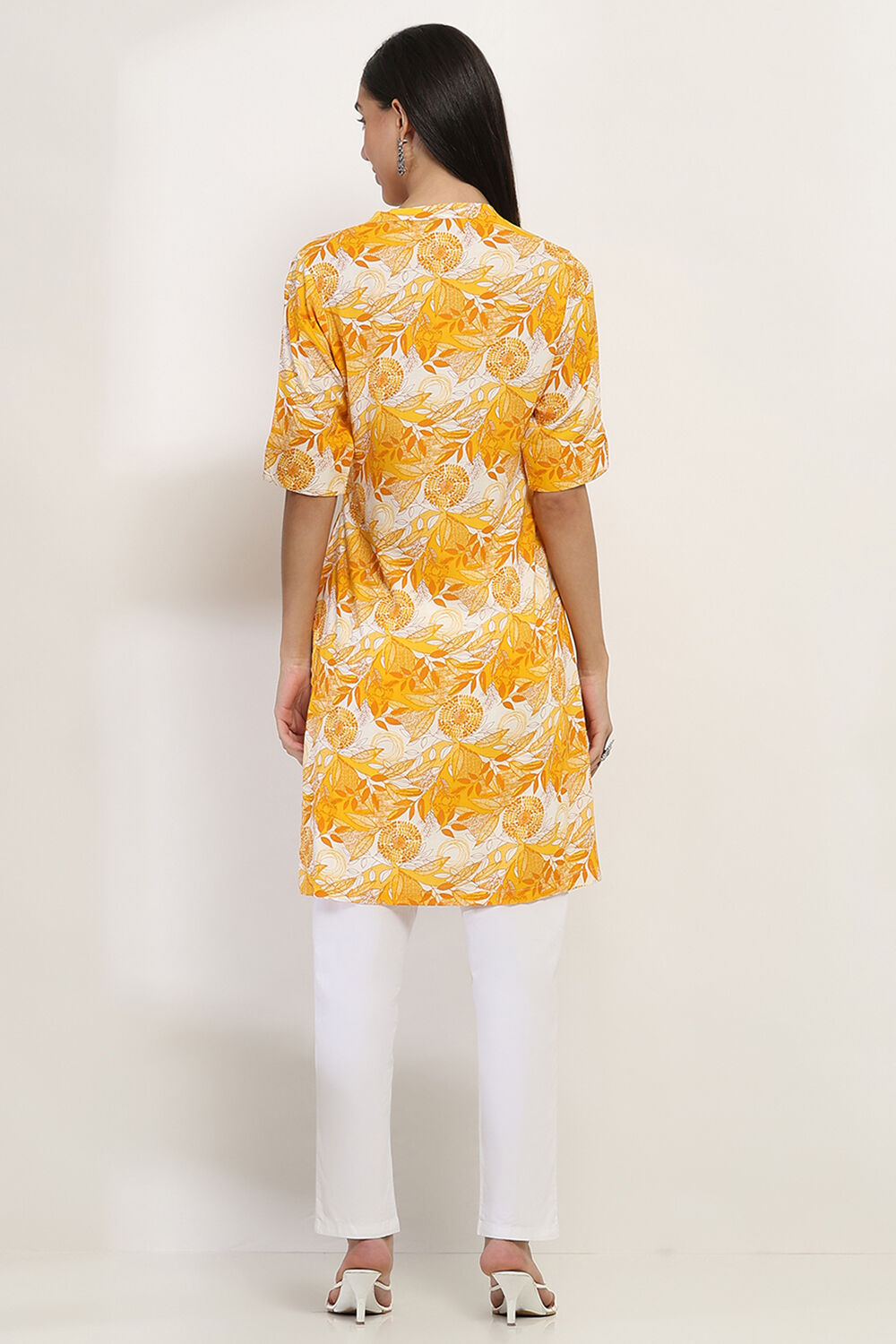 Yellow Printed Straight Kurta image number 3