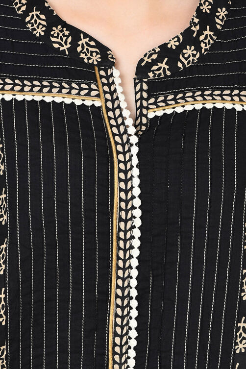 Black Straight Cotton Indie Top image number 1