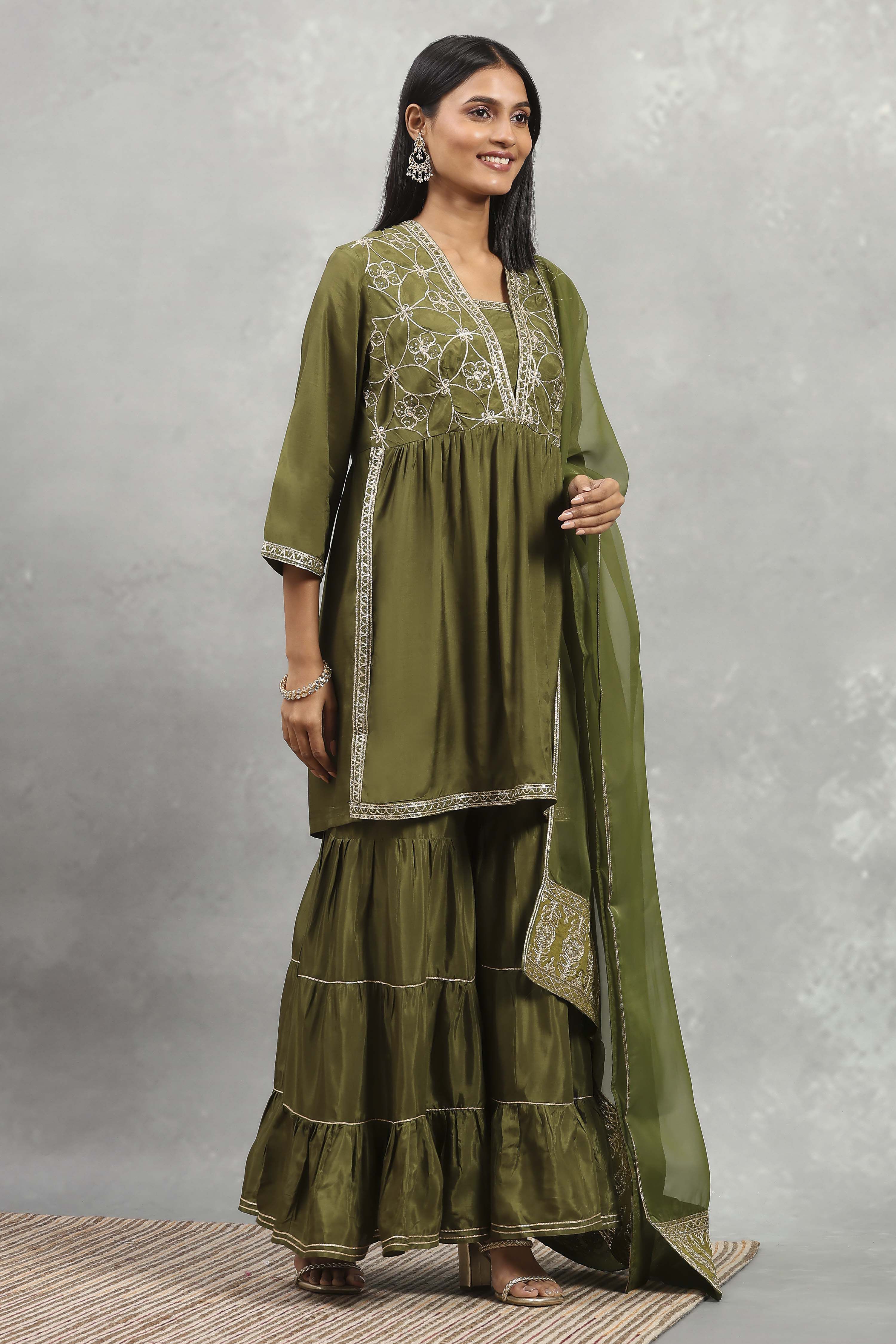 Green Viscose Rayon Solid Gathered Sharara Suit Set image number 5